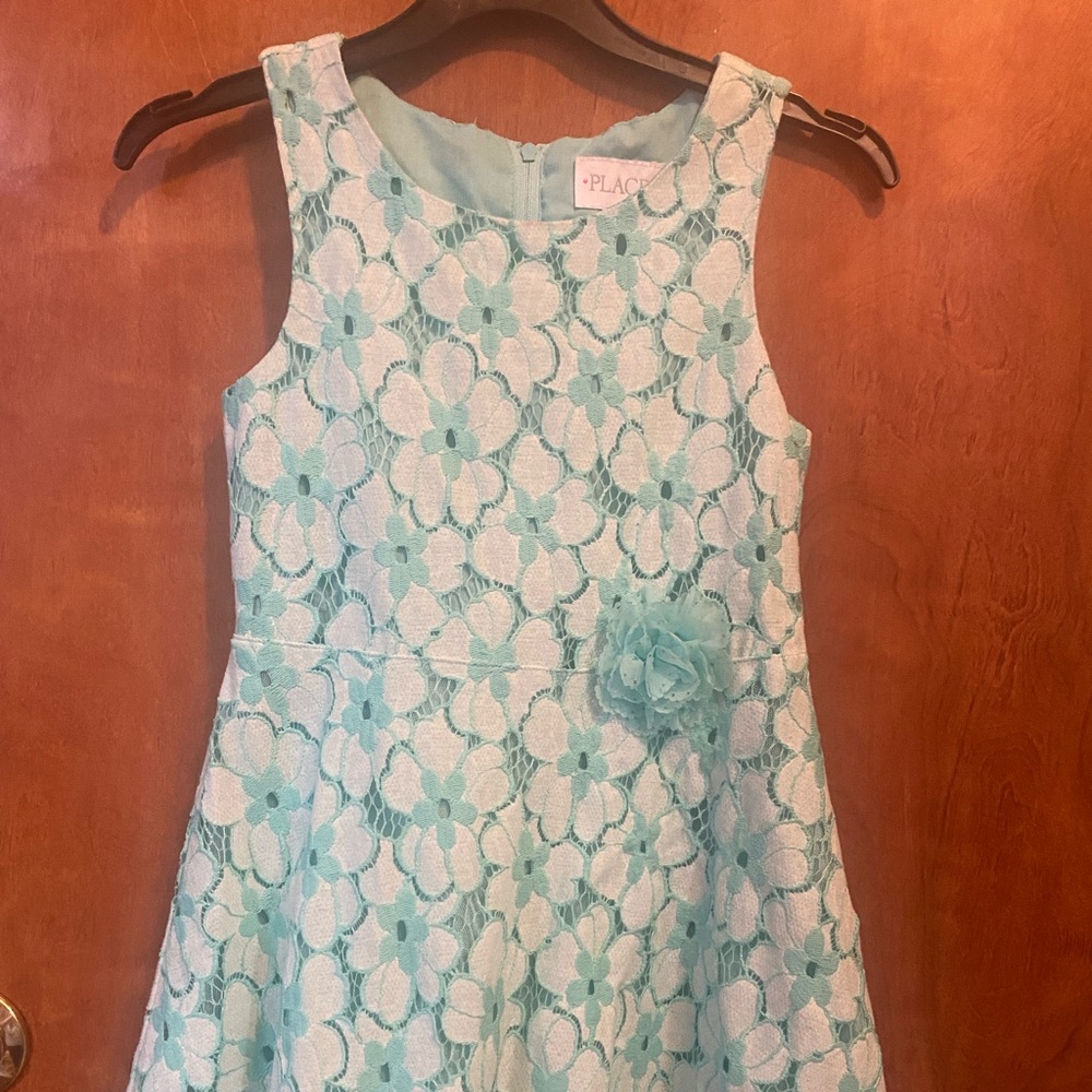 Girl dressed size 6